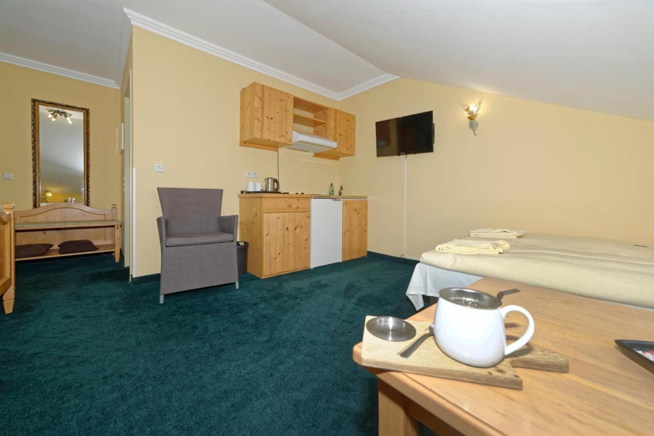 Hotel Zum Maximilian Bad Feilnbach Exteriör bild