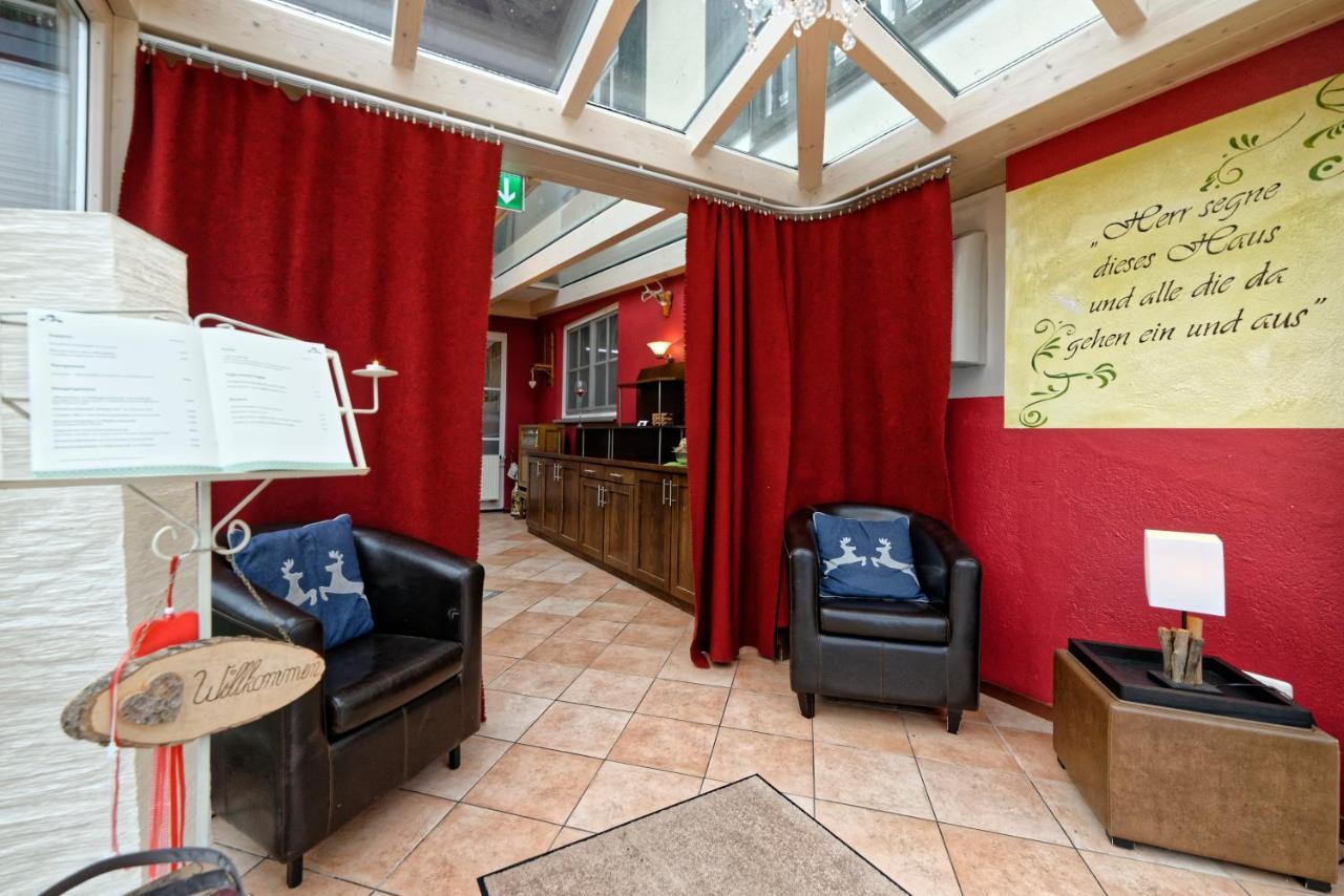 Hotel Zum Maximilian Bad Feilnbach Exteriör bild