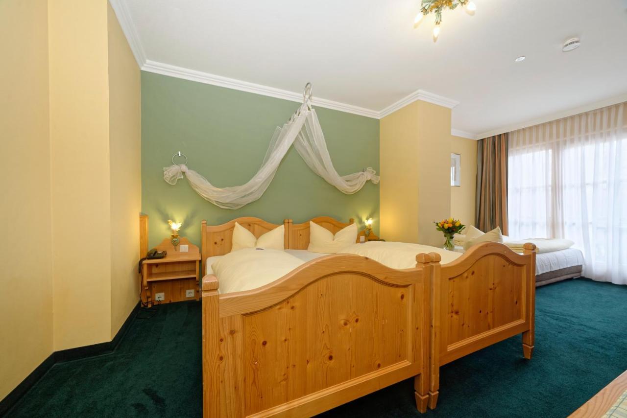 Hotel Zum Maximilian Bad Feilnbach Exteriör bild